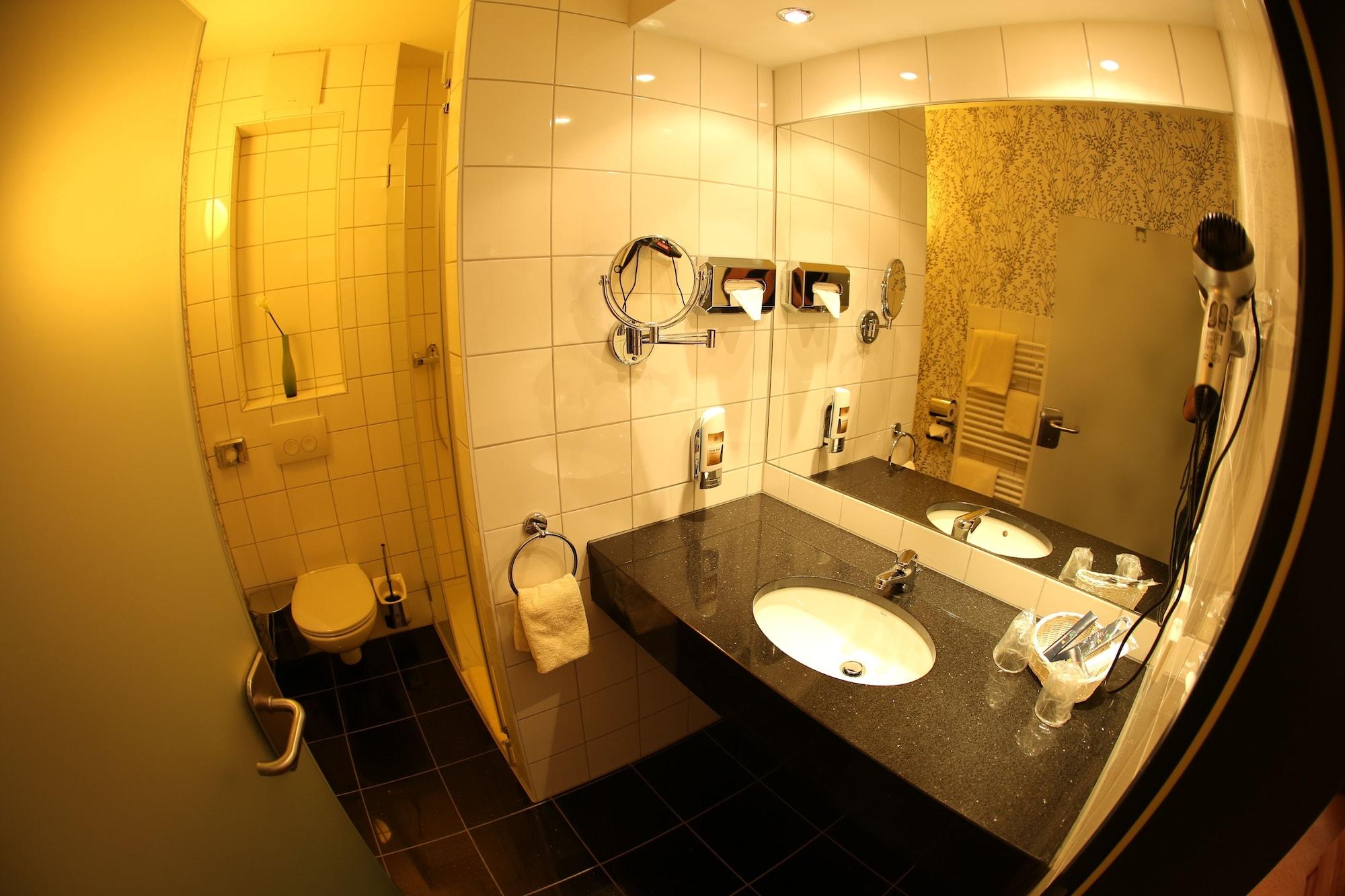 Hotel Sittardsberg Дуйсбург Екстериор снимка