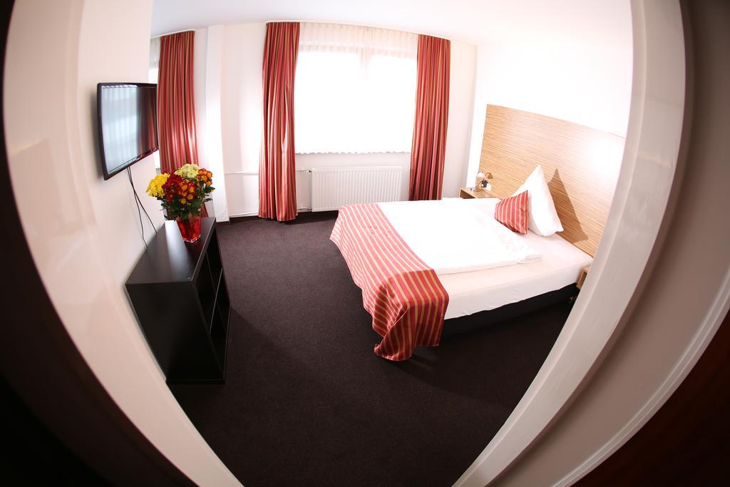 Hotel Sittardsberg Дуйсбург Екстериор снимка