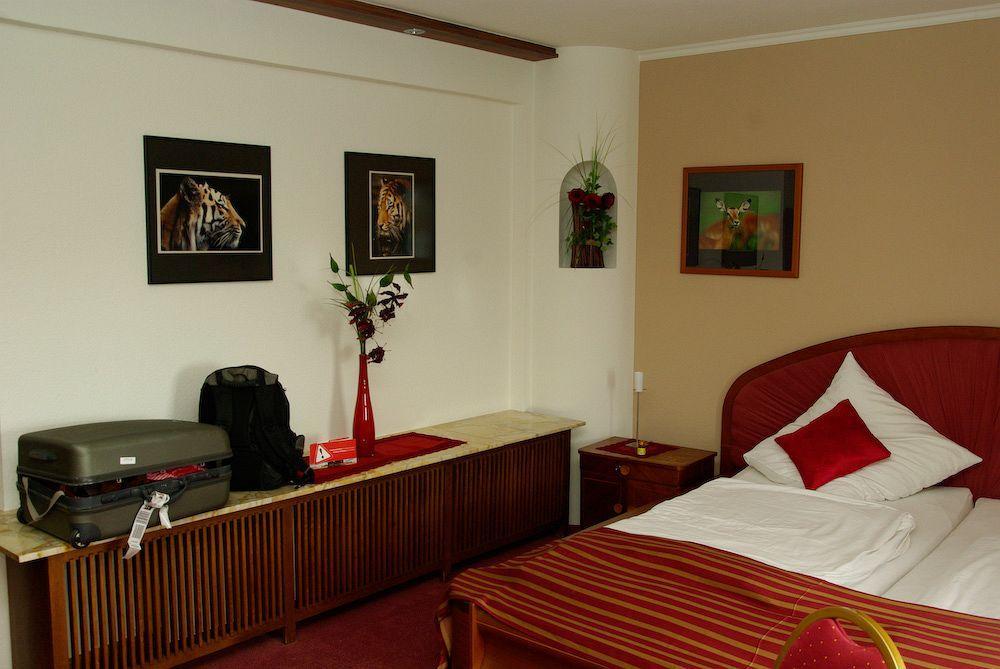 Hotel Sittardsberg Дуйсбург Екстериор снимка